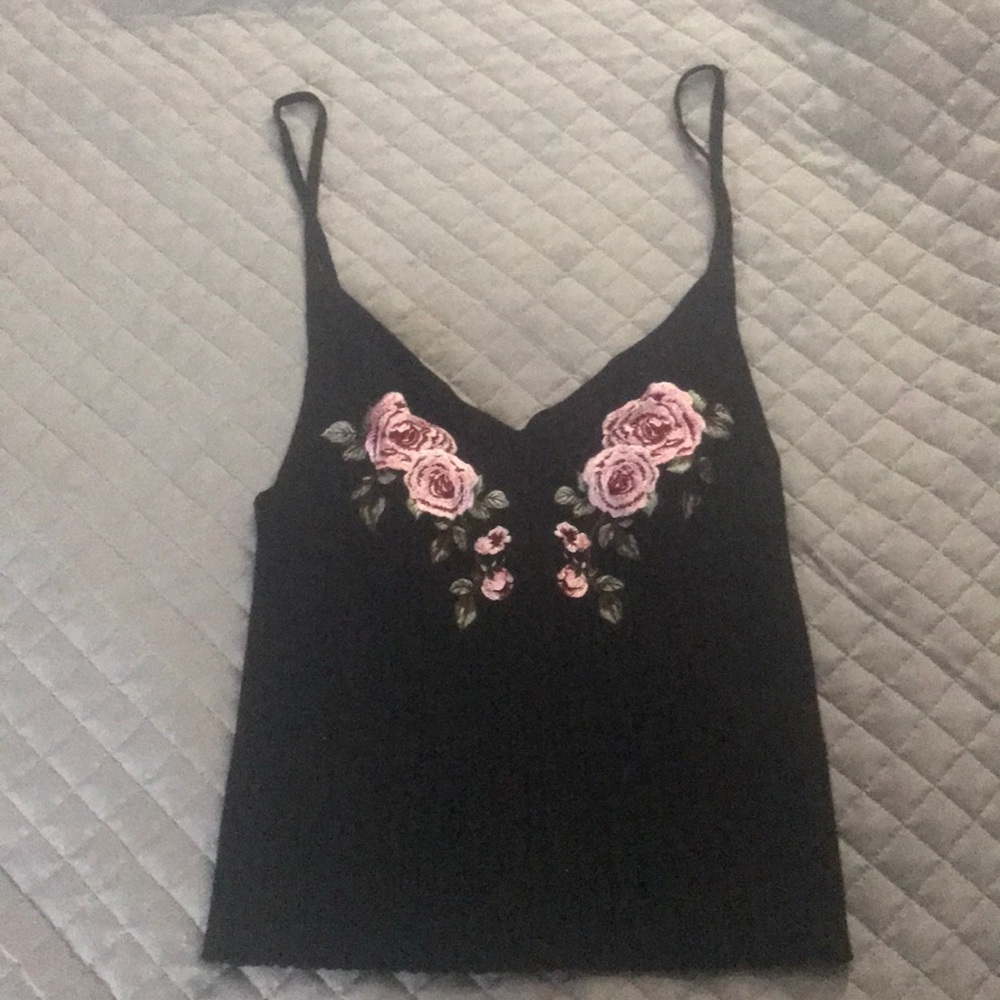 Kendall & Kyle flower embroidered tank top